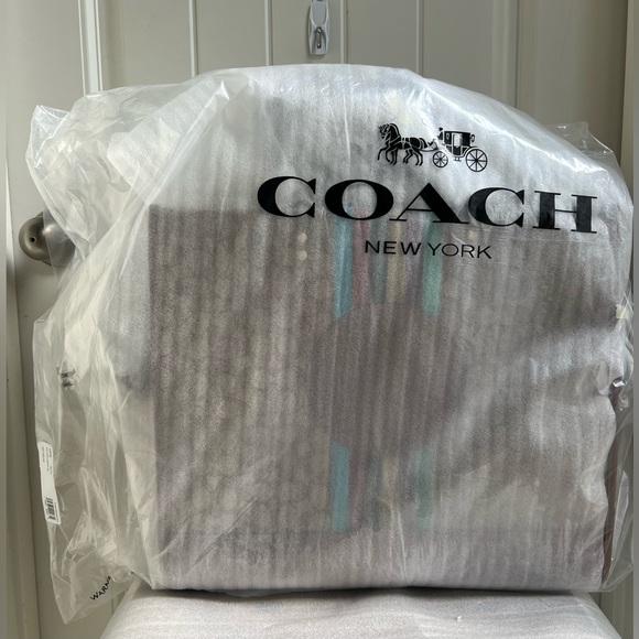 NWT Coach Dempsey Tote 40 In Signature - Picture 14 of 14